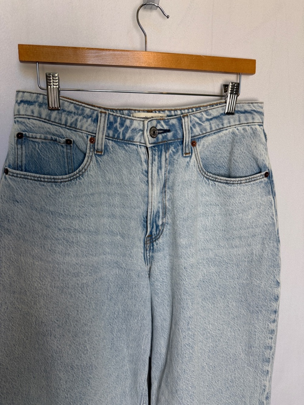 Abercrombie & Fitch Curve Love High Rise Cropped Wide Leg Jeans Sz 6S Light Wash - Picture 3 of 13